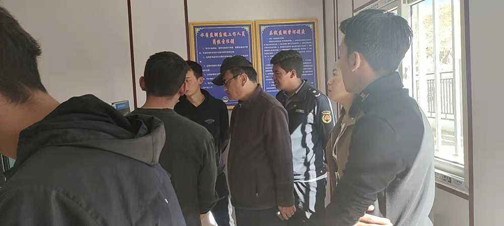 10月21日城管局、環(huán)保局及住建局局長(zhǎng)蒞臨我廠(chǎng)謝通門(mén)污水處理廠(chǎng)檢查運(yùn)行情況及了解整改階段。