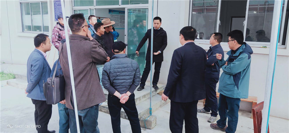 西南督查組在自治區(qū)、日喀則市、吉隆縣、吉隆鎮(zhèn)有關(guān)領(lǐng)導(dǎo)的陪同下對(duì)吉隆鎮(zhèn)污水處理廠檢查工作